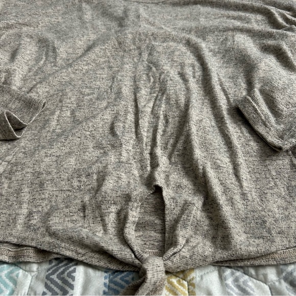 Caution to the wind long sleeve marled beige tie knot top large - Picture 2 of 4